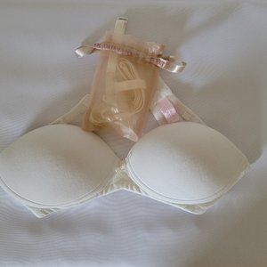 Victoria's Secret Very Sexy Strapless Bra, Size 32A